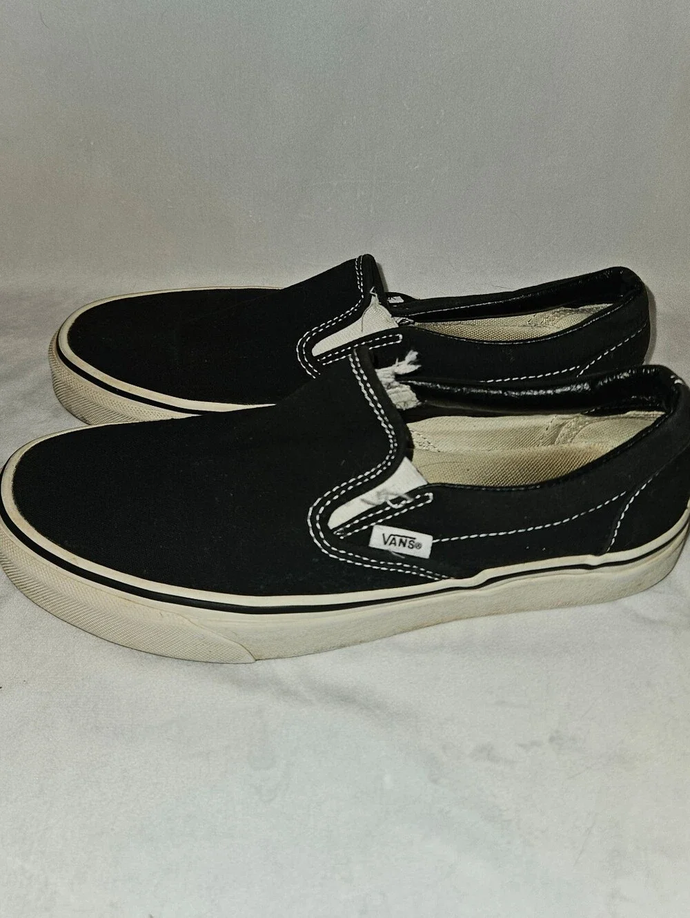 Black Vans Classic Slip On Shoes Size W8.5 M7